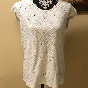 Lucky Brand Eyelet part open buttoned back cap sleeved linen white stretchy top